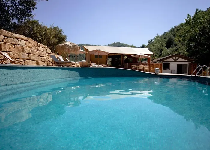 Glamping Bora Chata