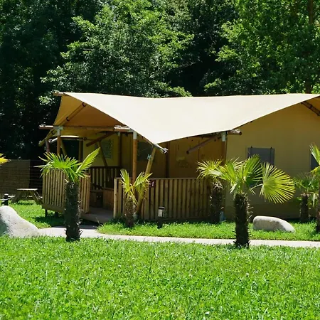 Lodge Bora *