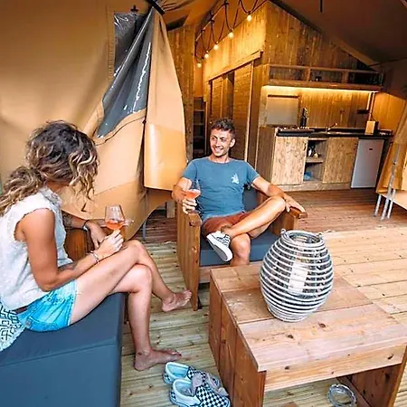 אכסניה Glamping Bora Las Serras