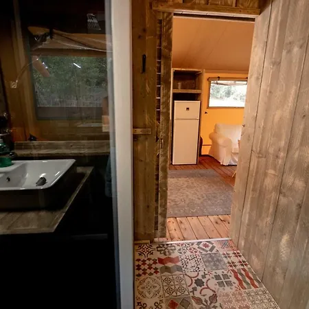 אכסניה Glamping Bora *