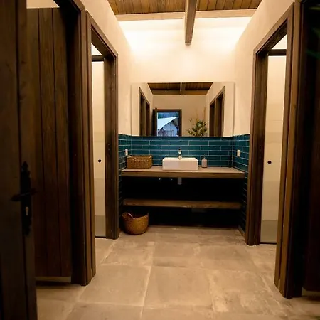 Bora Lodge