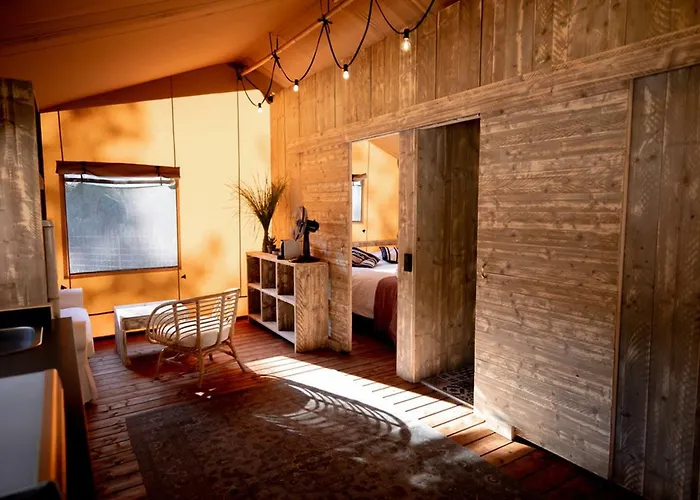 Alojamento de Turismo Selvagem Glamping Bora Las Serras