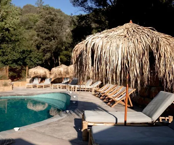 Alojamento de Turismo Selvagem Glamping Bora *